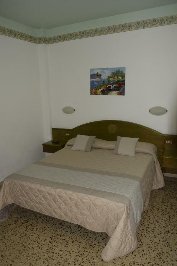 Hotel Marilu Ераклеа Екстер'єр фото